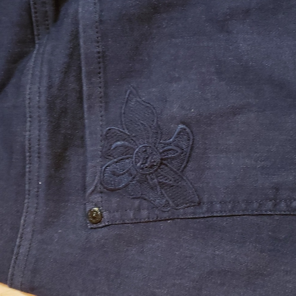 Women's jean shorts. - Picture 5 of 5